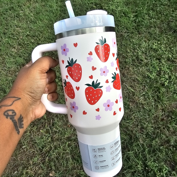 Strawberry Stanley - Picture 2 of 2